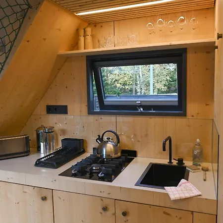 Дом отдыха Tiny House Pioneer 4 - Tiny Spot Friesland *